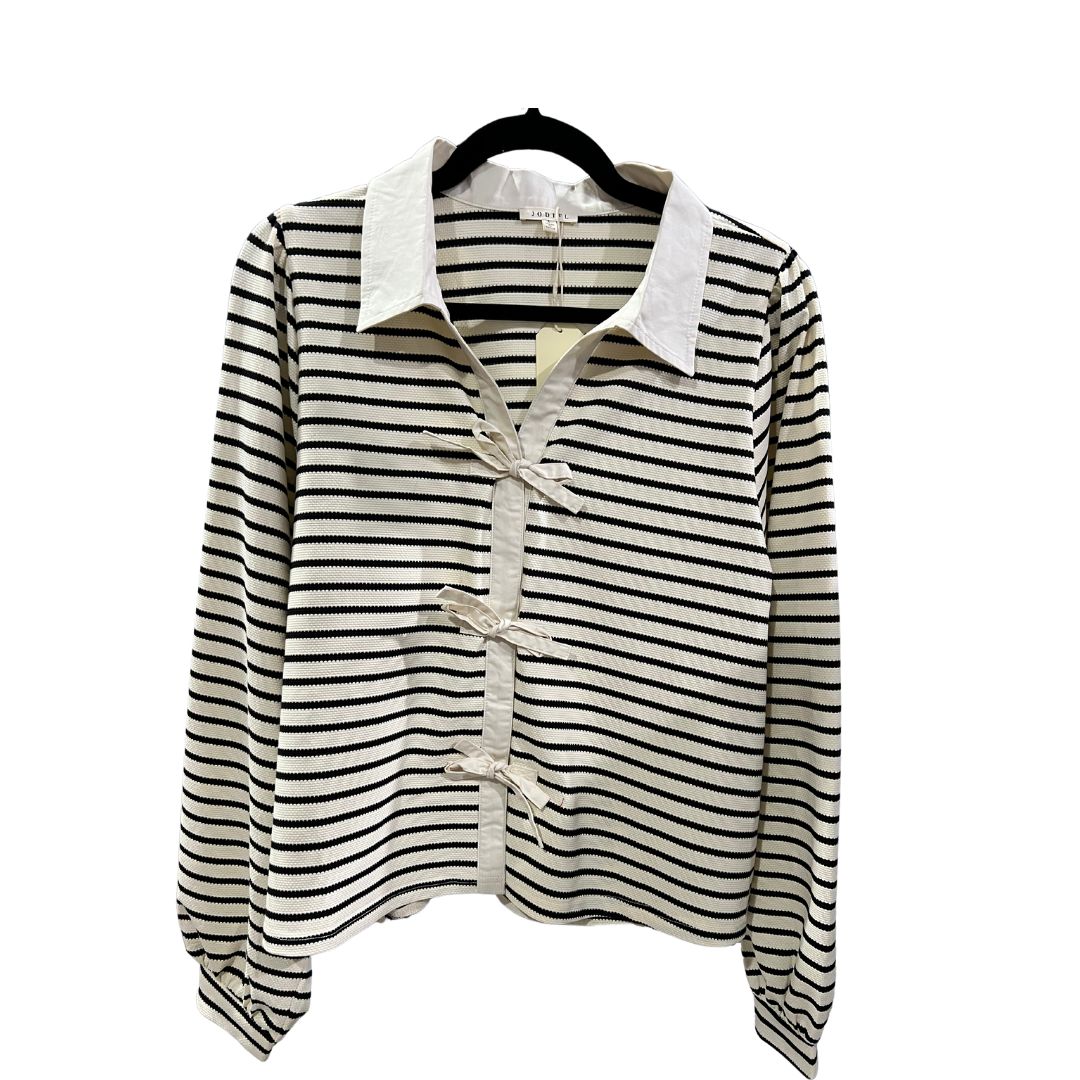 Striped bowtie closure top