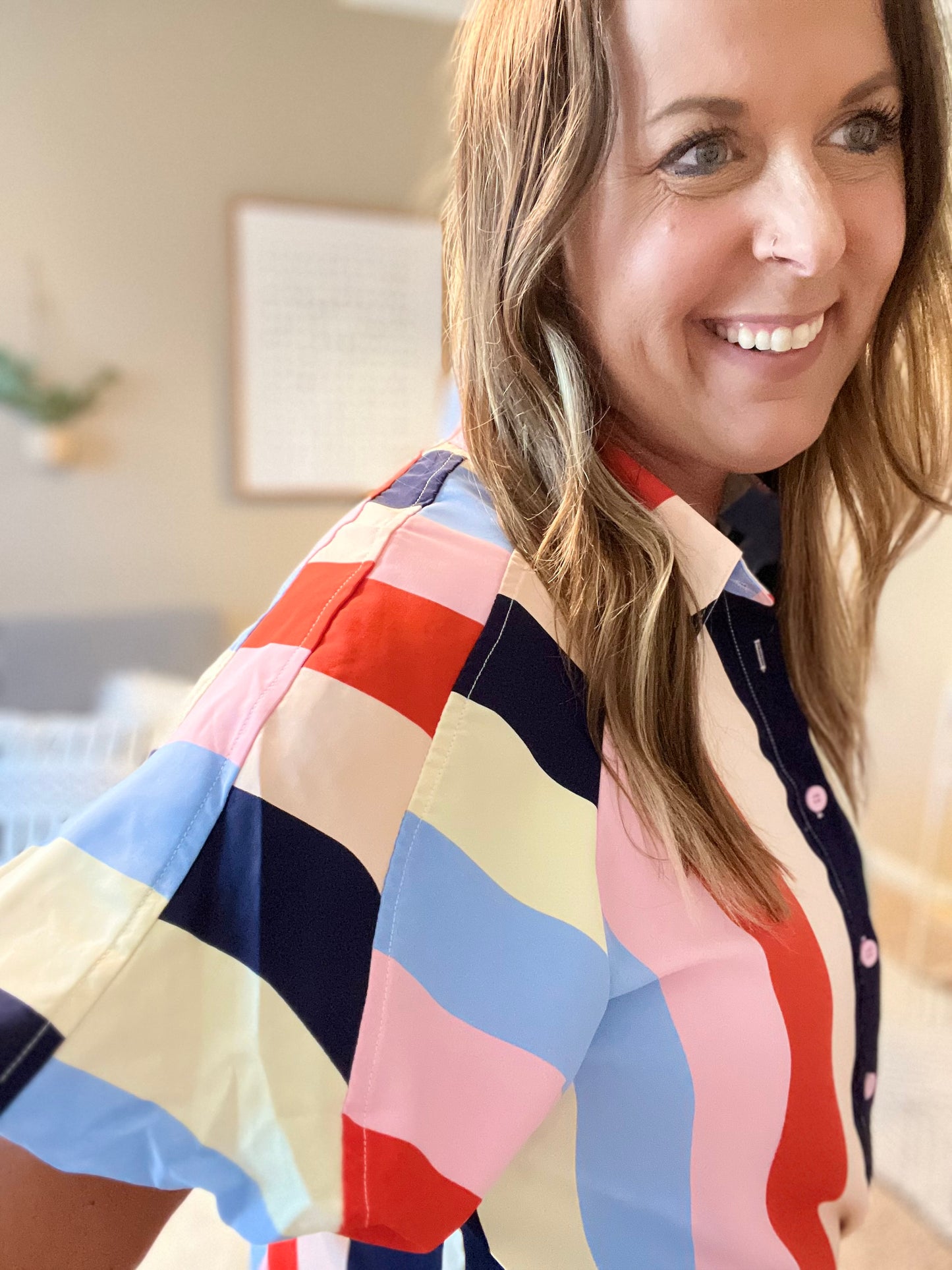 Color block puff sleeve button-down top