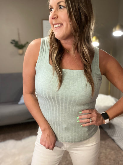 Ribbed, square neck, sleeveless top
