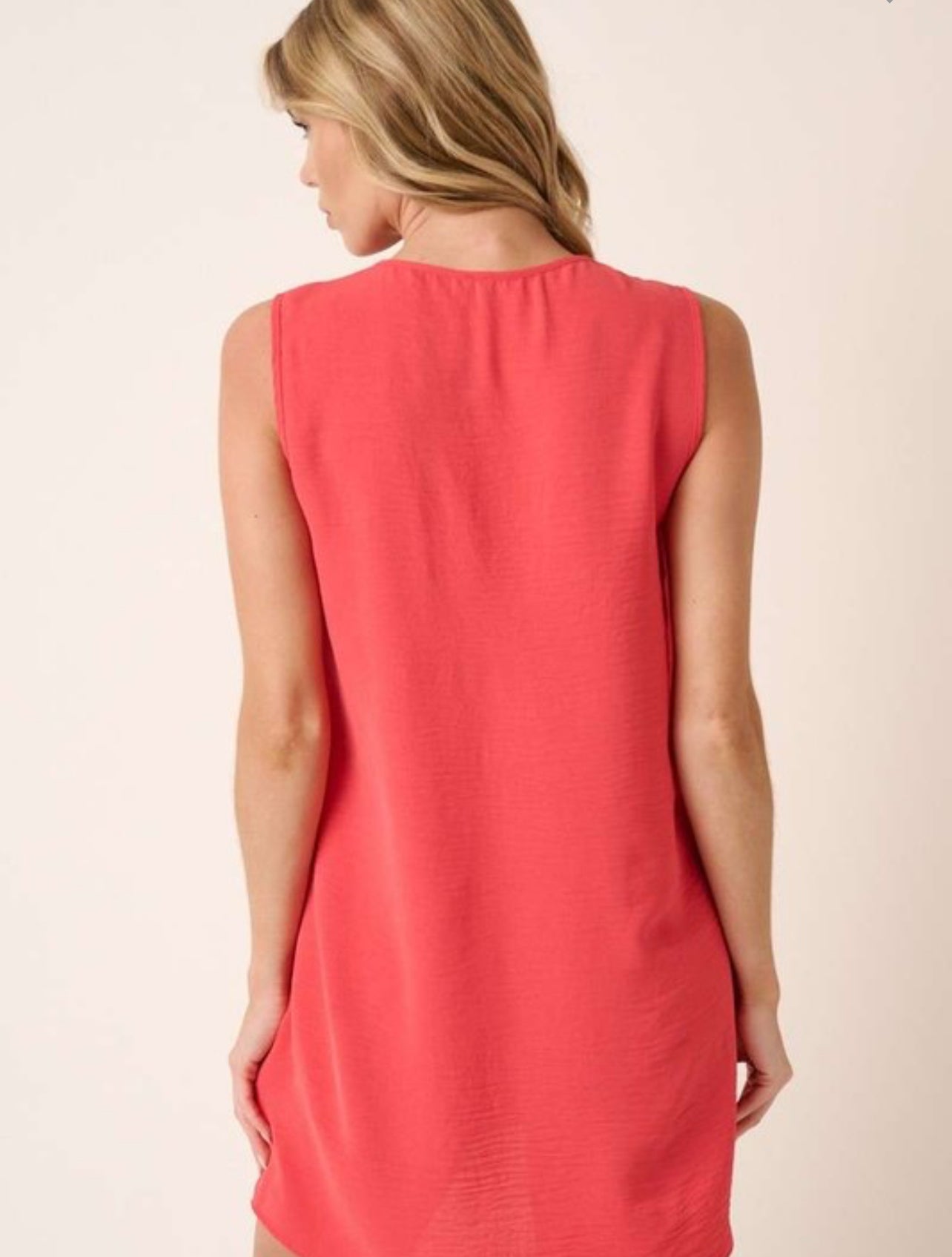 Airflow, V-neck sleeveless dress